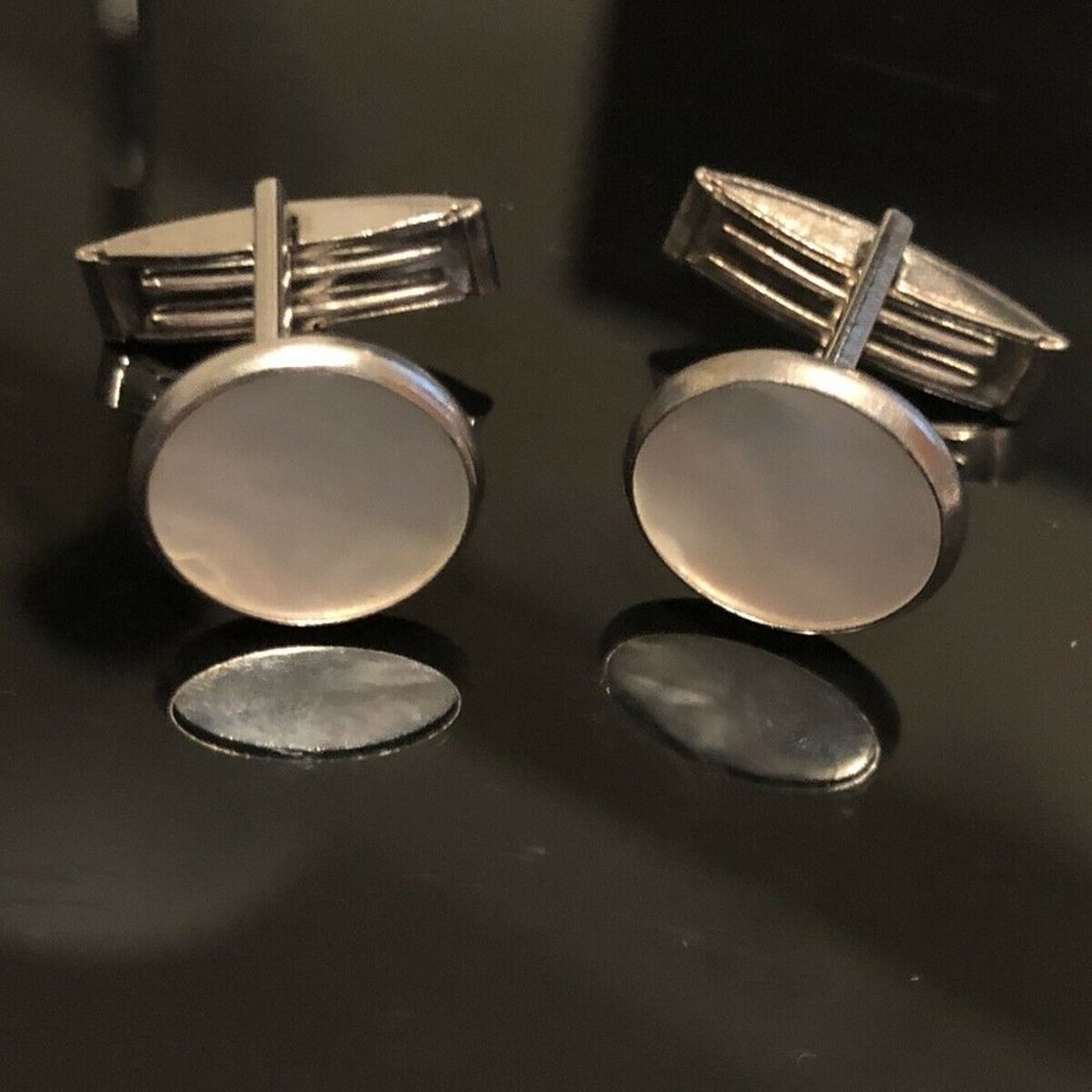 Mother of Pearl Vintage cufflinks Silver Tone - B